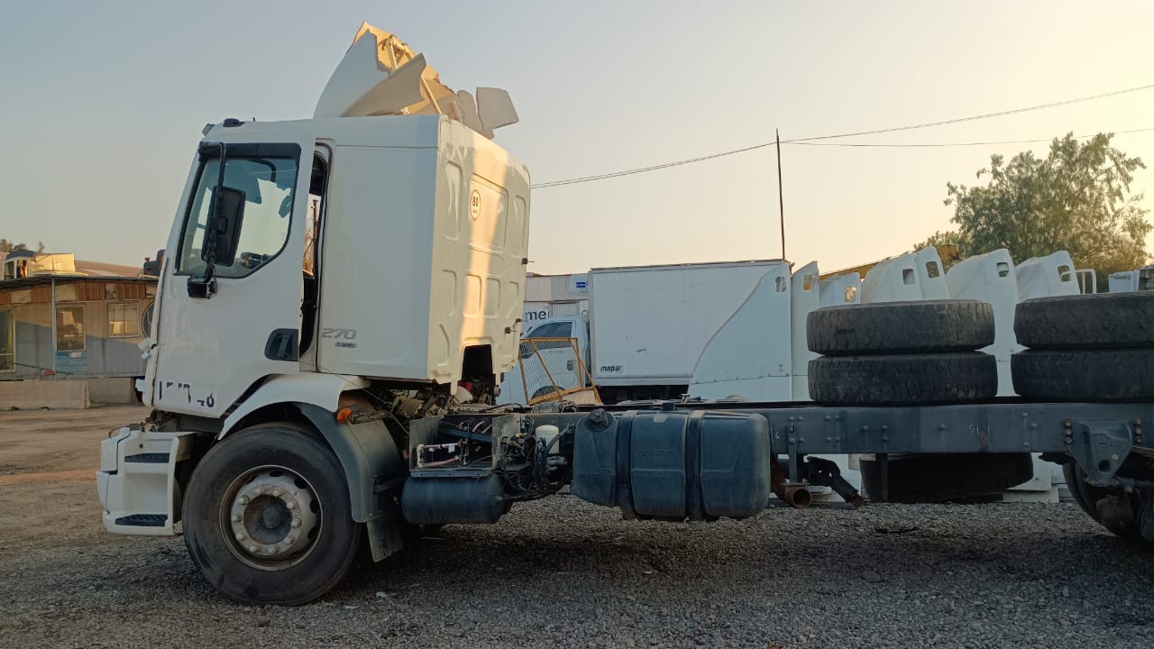 FOCO Volvo VM 270 2018  USADO  EN DESARME